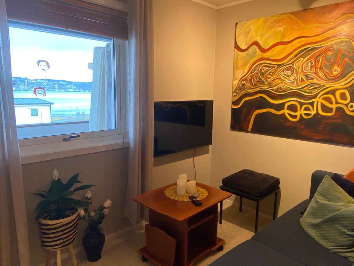 Polar Cozy Apartment - With View And Free Parking ทรอมโซ ภายนอก รูปภาพ