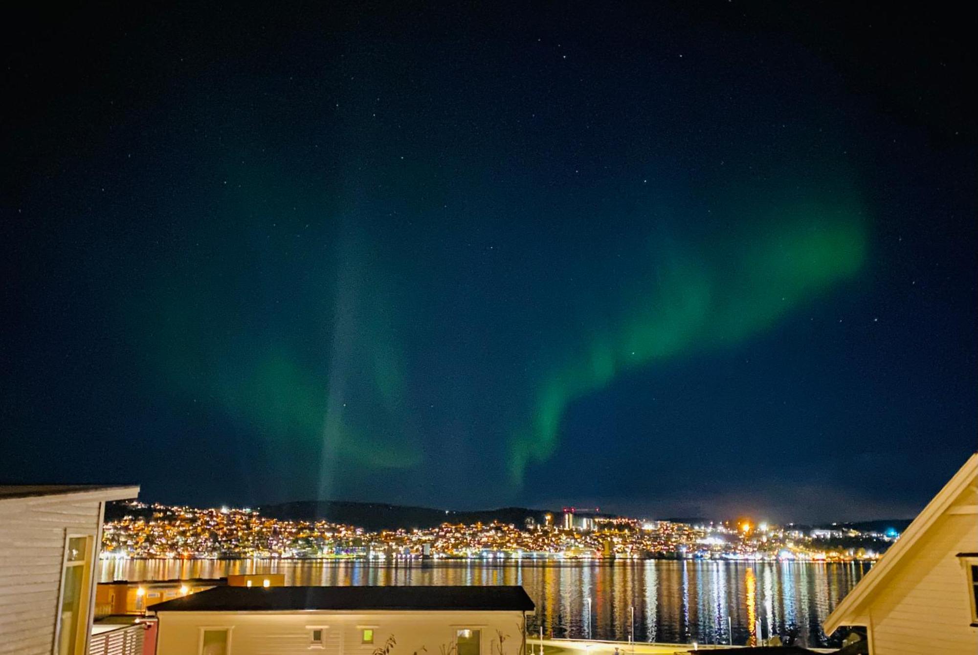 Polar Cozy Apartment - With View And Free Parking ทรอมโซ ภายนอก รูปภาพ